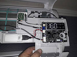 Wi Fi модуль идёт в комплекте к кондиционеру Мидеа бризелесс.