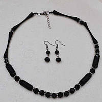 Комплект намистини та сережки кольору чорний довжина 53 см