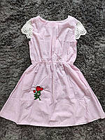 Плаття рожеве до колін з трояндою, розмір С