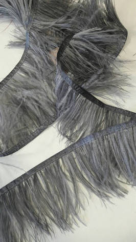 Пір'я страуса на стрічці 10-15 см, пір'яна тасьма з натурального пір'я темно-сірого кольору 1 м., фото 2