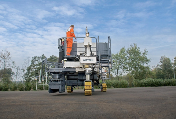 Бетоноукладач з бічної ковзної формою Wirtgen SP 15, фото 1