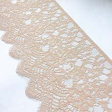 Ажурне французьке мереживо шантильї (з віями) бежевого кольору шириною 23 см, довжина купона 3,0 м.