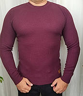Мужской свитер тонкий круглый ворот бордового цвета