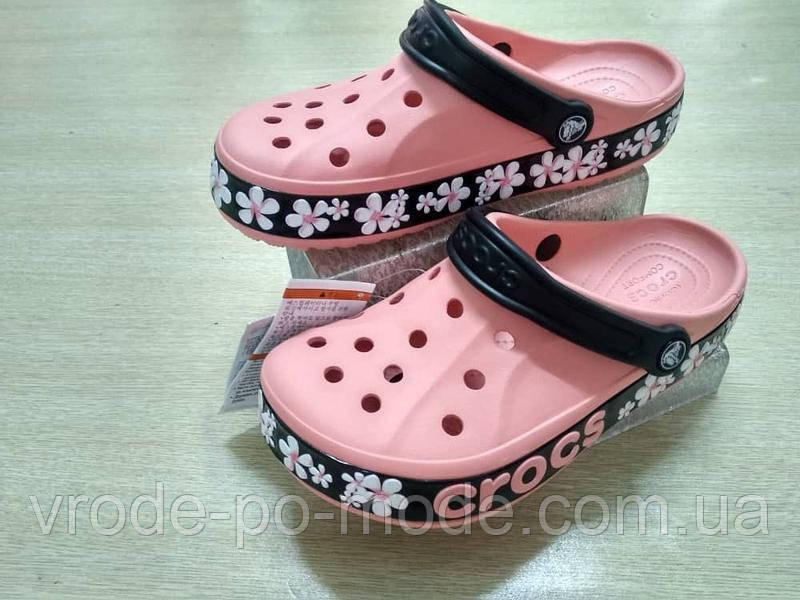 Жіночі комфортні легкі крокси баябенд рожеві, літні красиві сабо з квітковим принтом, Crocs Bayaband Graphic, оригінал, фото 1