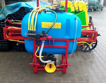 Оприскувач на трактор навісний Виракс Wirax (200 л /6 м)