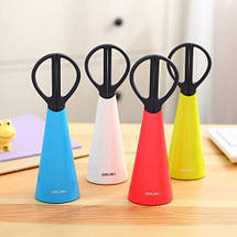 Ножиці Deli 0601 мікс 17см з пластиковою підставкою ностольные, карт/кор, фото 4