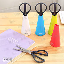 Ножиці Deli 0601 мікс 17см з пластиковою підставкою ностольные, карт/кор, фото 5