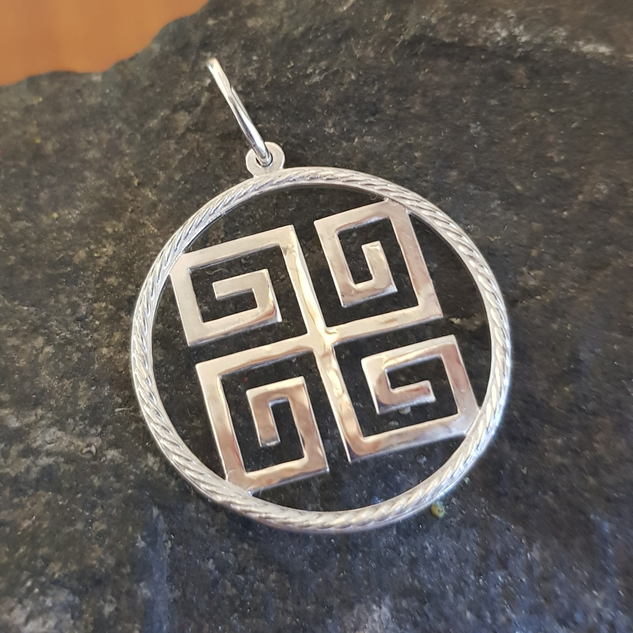 Духовна Свастика Ажур кулон оберіг амулет