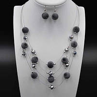 Комплект намистини та сережки сірий кришталеві й акрилові намистини з оксамитовим напиленням