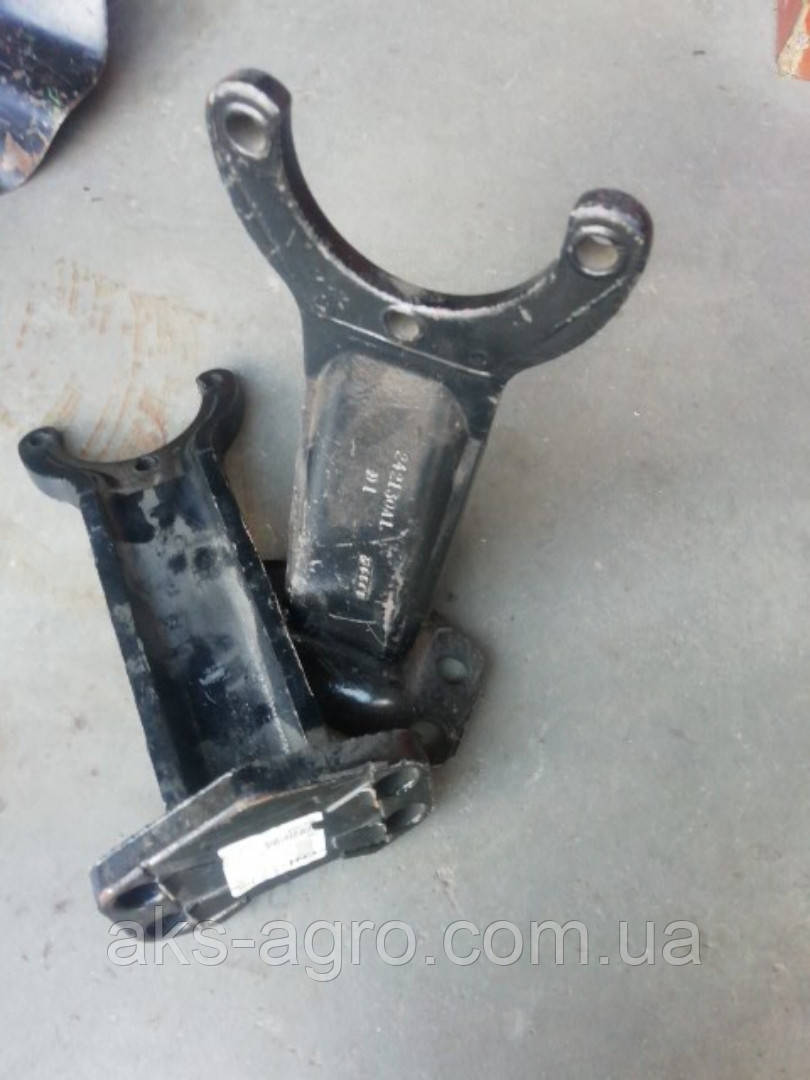 242130A1 CNH  Супорт підшипника, RMX370