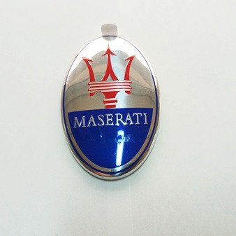 Емблема Maserati