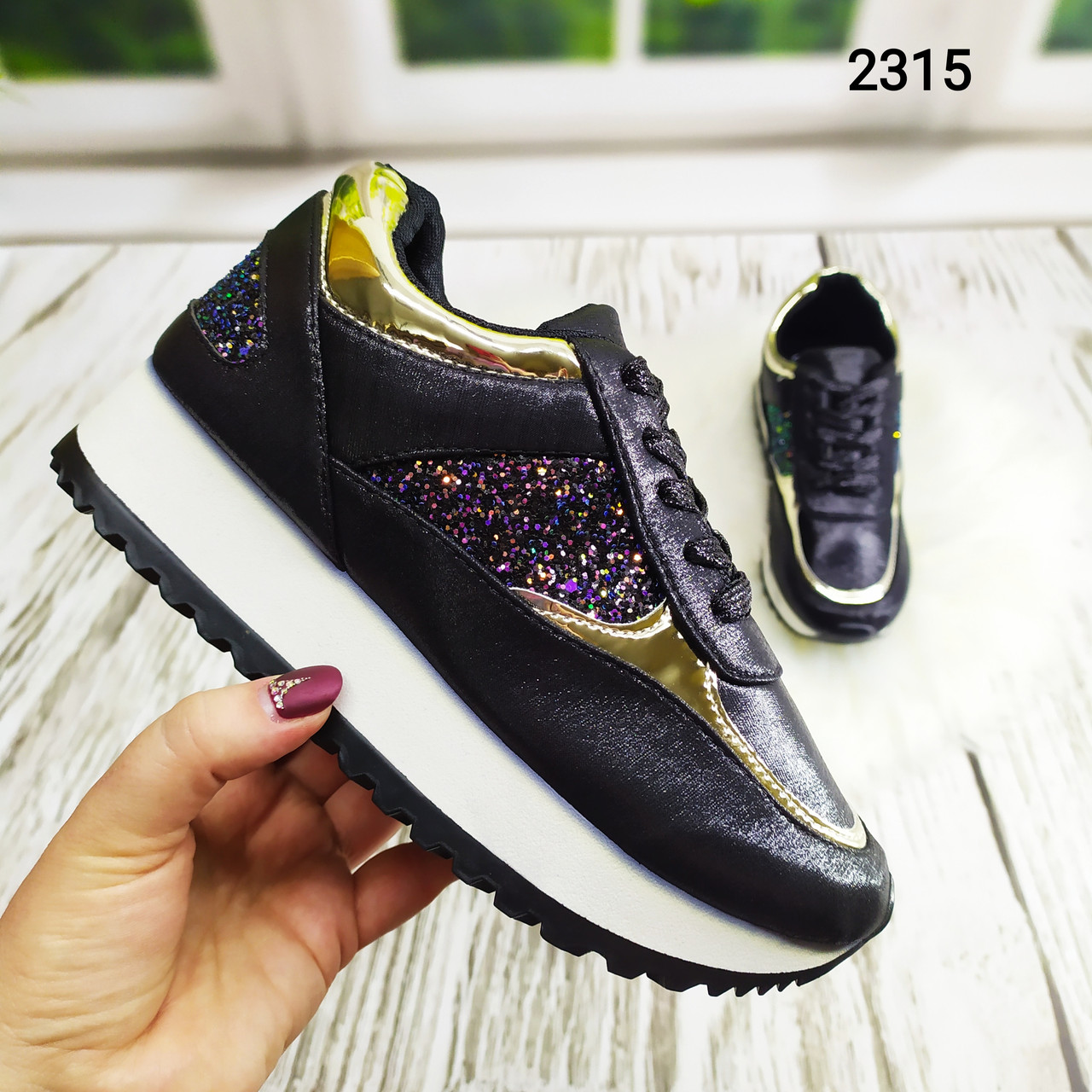 Жіночі кросівки чорні з блискітками. Супер ціна!