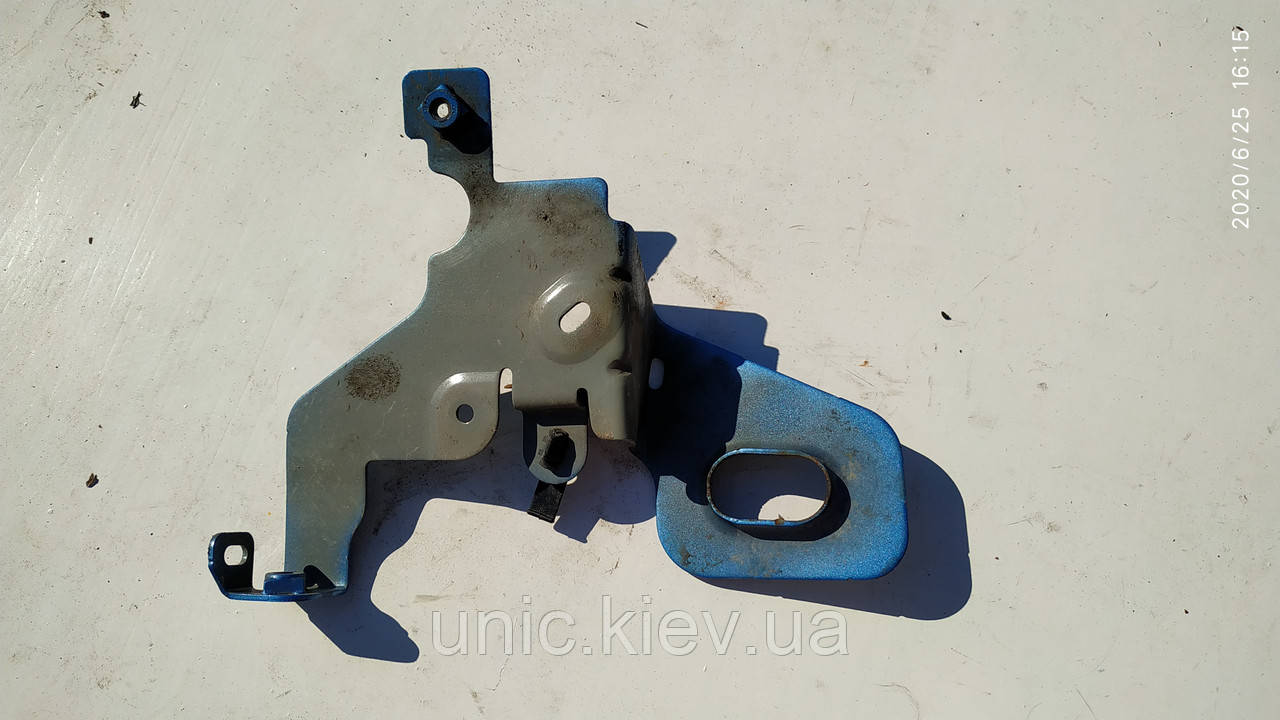 Кронштейн бачка омивача Рено Меган 3 б/в