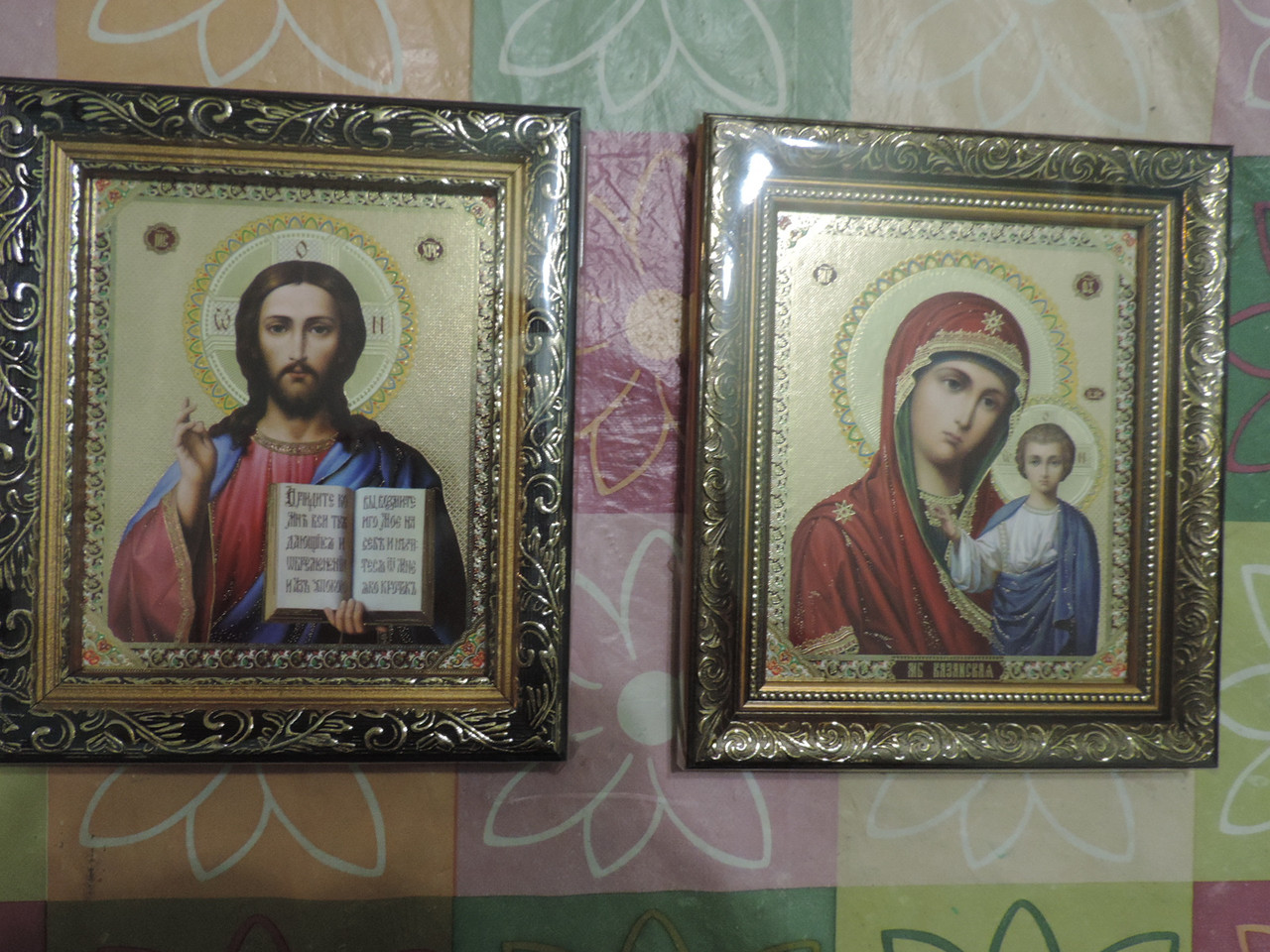 Венчальная пара икон "Спаситель и Божья Матерь". Изготовлены по церковному уставу. Размер 23 х 20 х 2 см. - фото 1 - id-p168289230