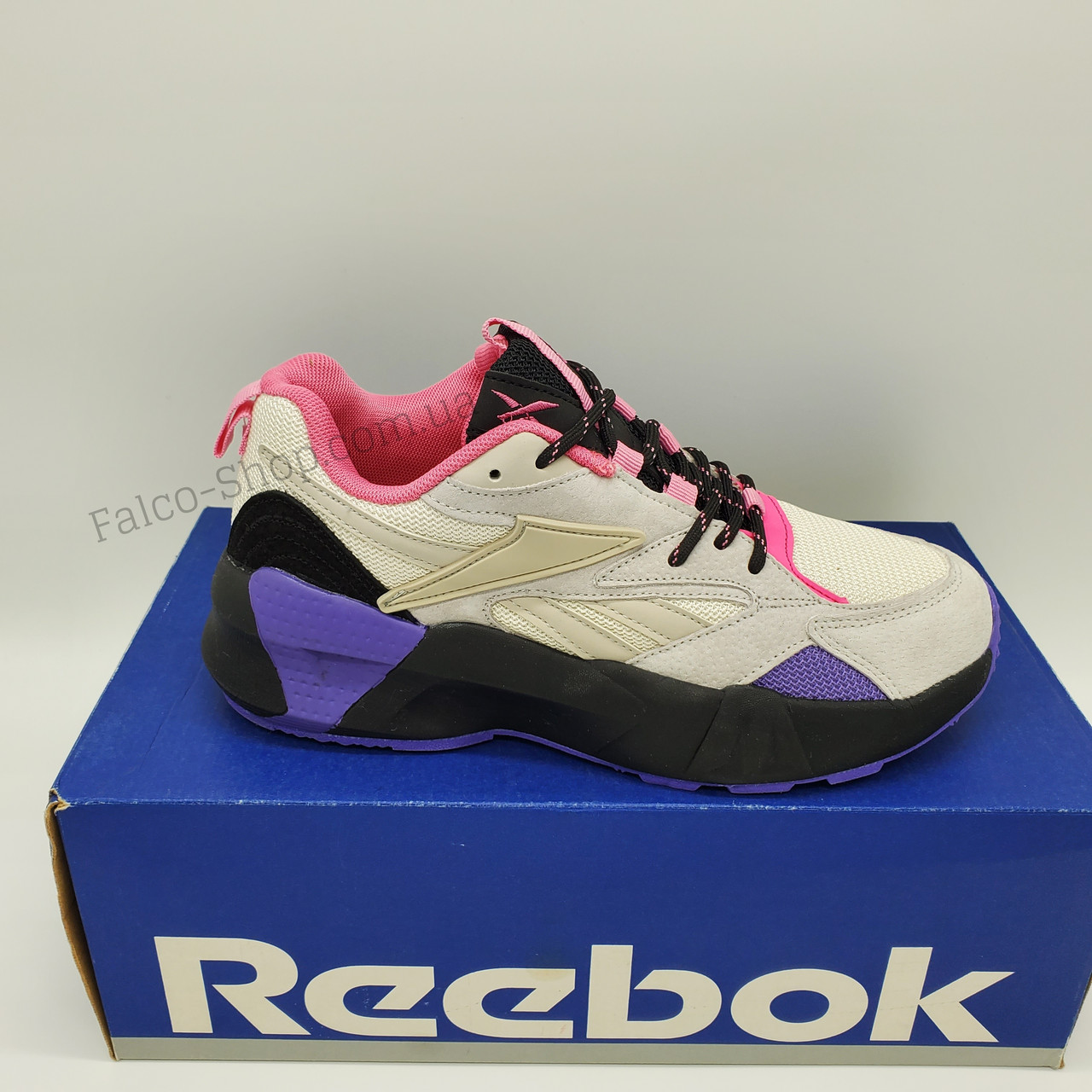 Кросівки жіночі кольорові замшеві Reebok