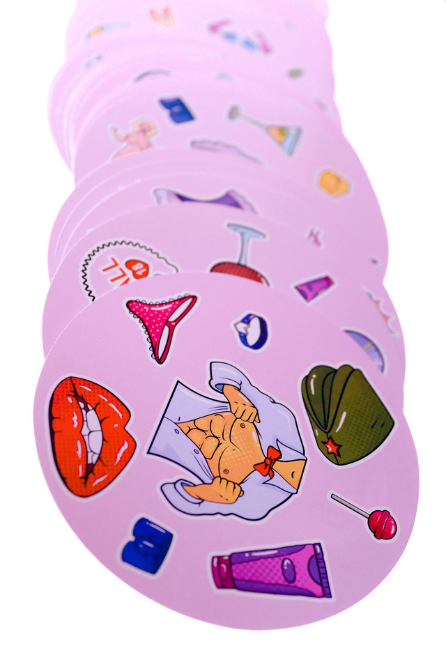 гра що розкріпачує, збуджує, для пар, секс гри, гра крок до чпоку, гра для компанії, гра на компанію, ігри на дівич-вечір, ігри для парубочого