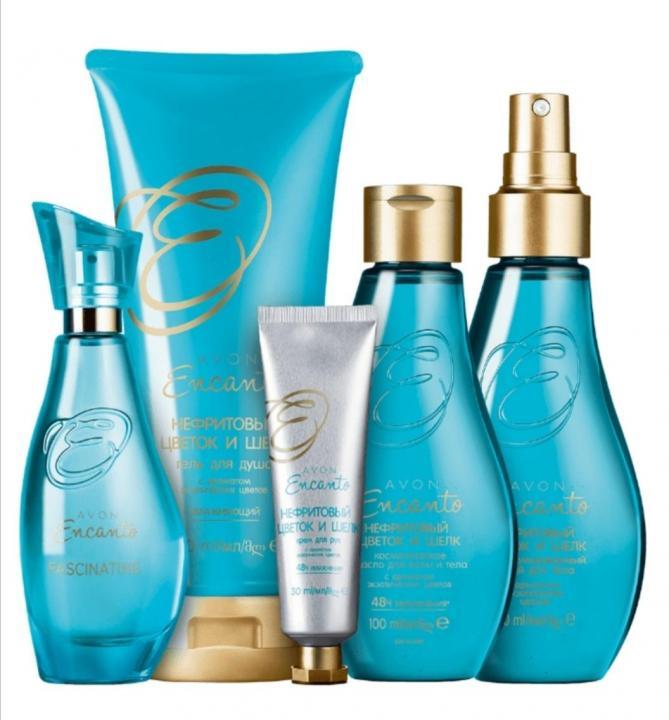 Парфумерний AVON НАБІР ENCANTO FASCINATING "Нефритовий Квітка та Шовк"
. 5 одиниць у наборі