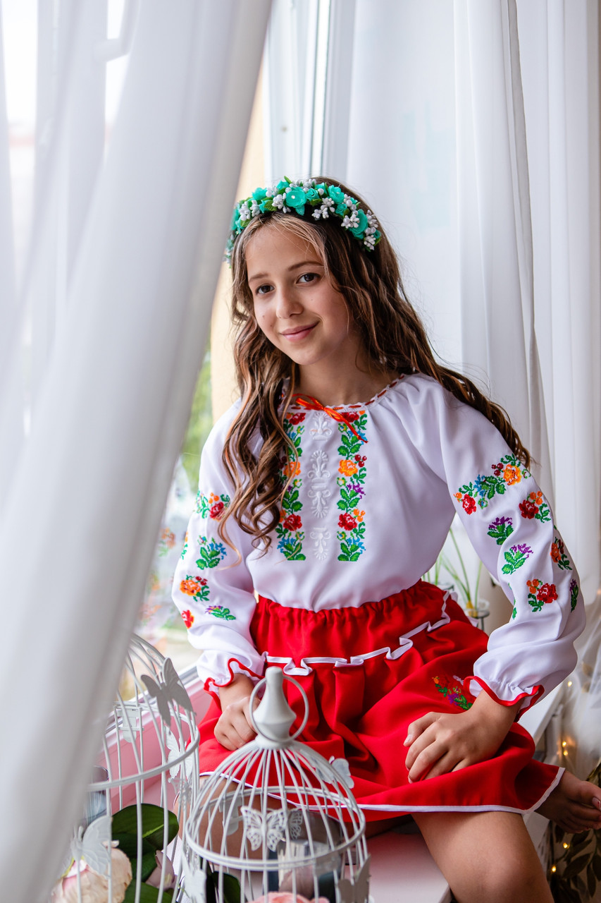 Вишитий костюм для дівчинки Оксамит червоний блузка та спідниця, фото 1