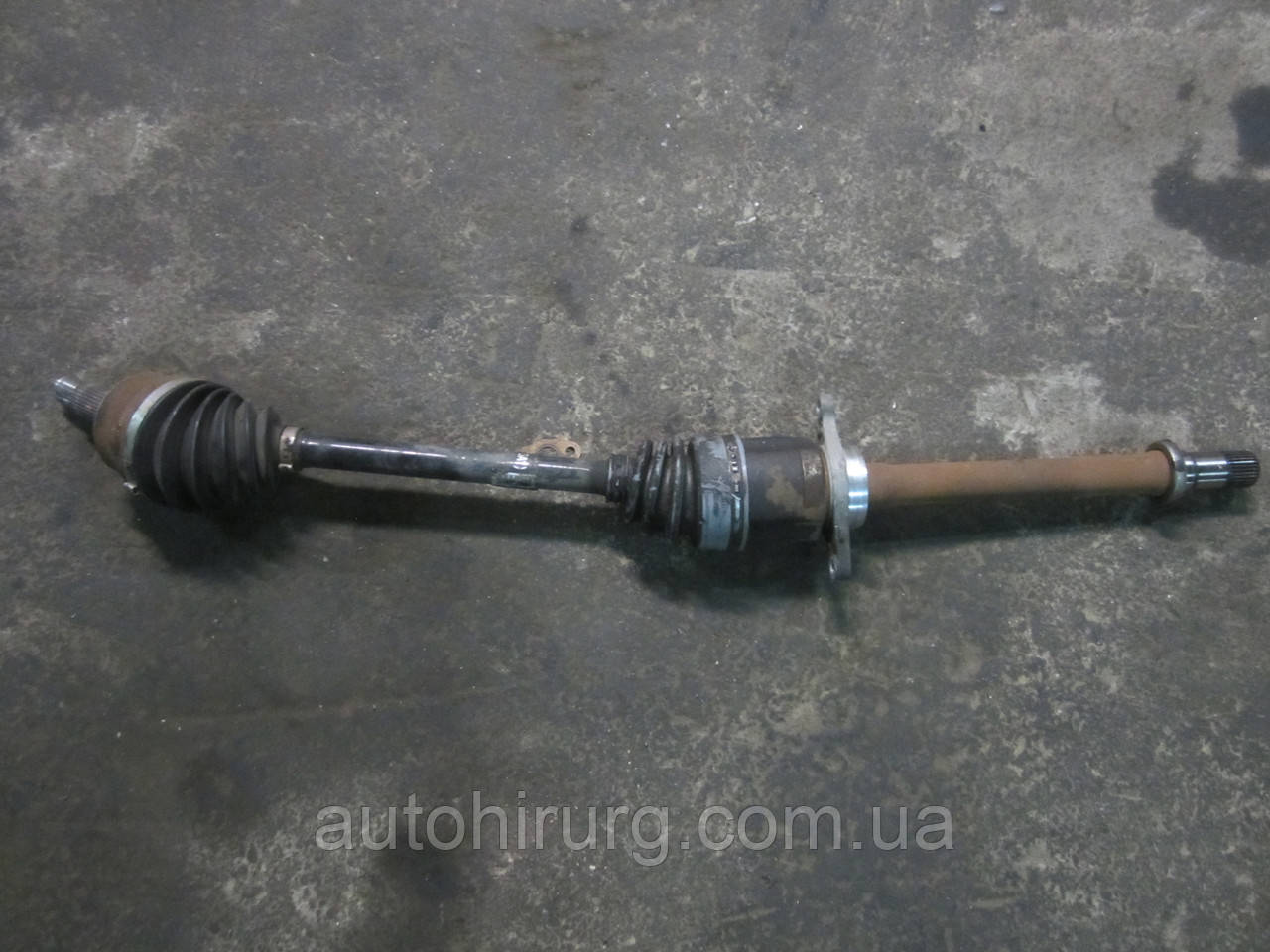 Передня права напівось Acura MDX 2014-2018 YD3 (44305-TZ5-5A1)
