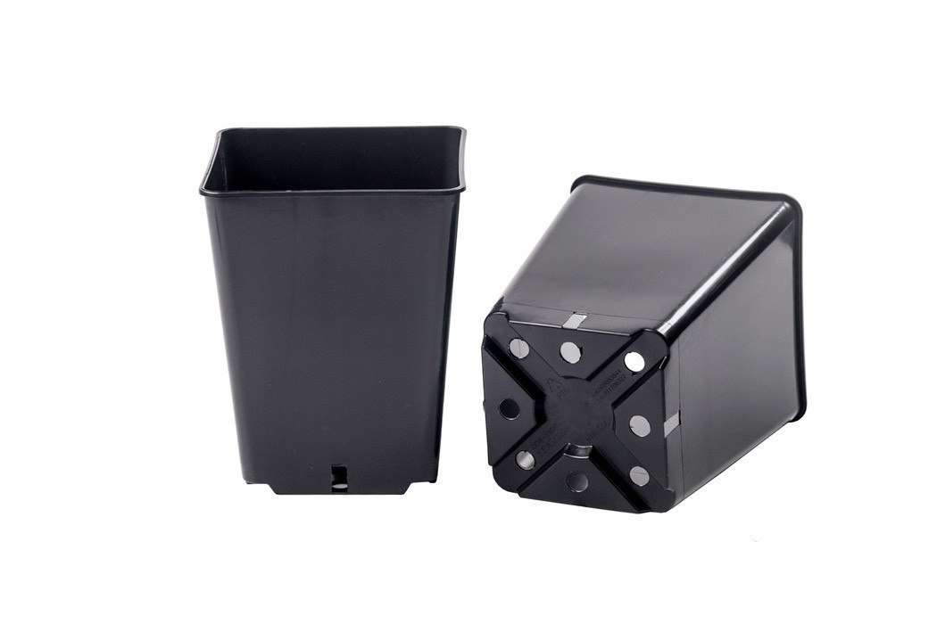 Горщик пластиковий квадратний високий 3,5л 16х16х20см