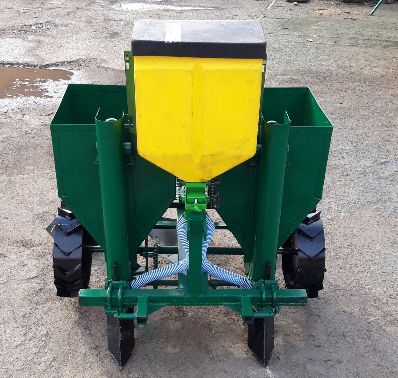 Картоплесаджалка дворядна до минитрактору 160 л з бункером для добрив (пелюстковий) (3Т), фото 1