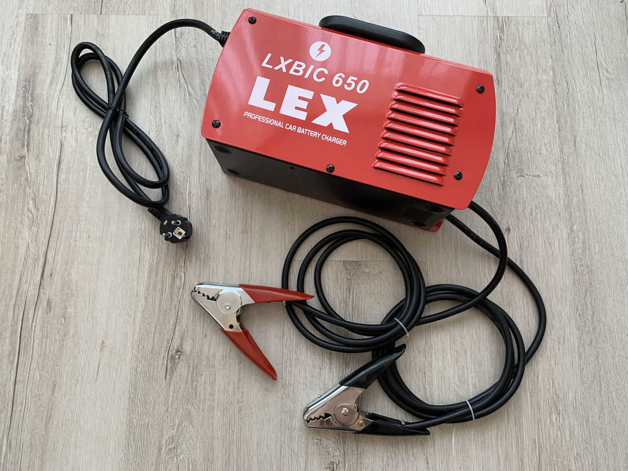 Пускозарядний пристрій LEX LXBIC650 (650А): 12В/24В)