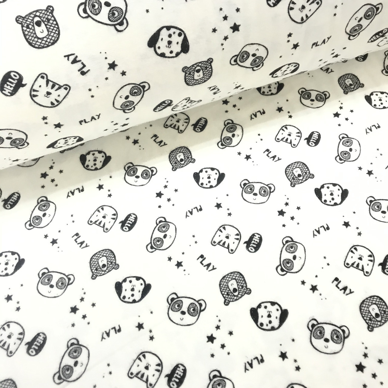 Фланелева тканина чорні мордочки ведмедиків з зірками на білому (шир. 2,4 м)
