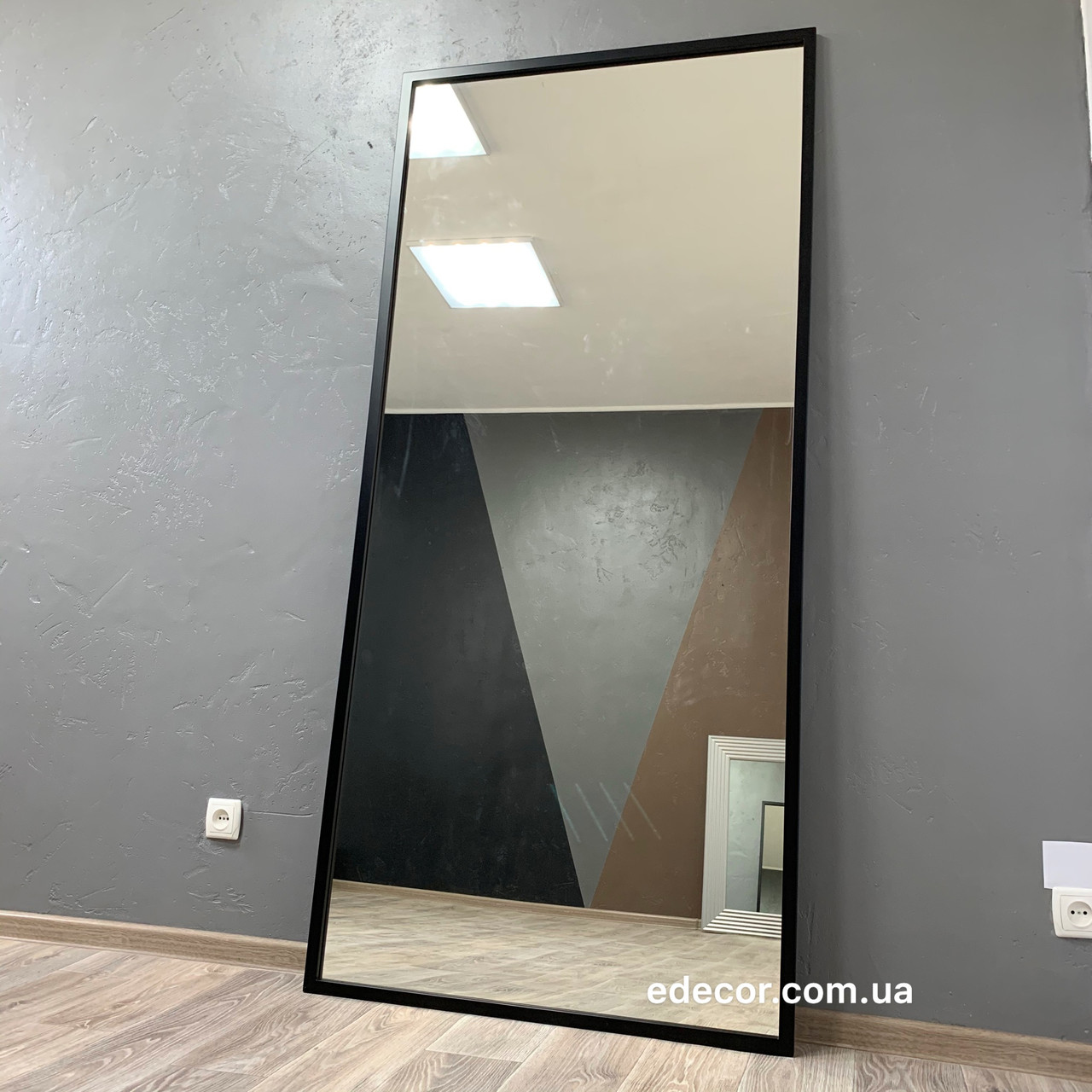 Напольное зеркало в полный рост передвижное в стиле лофт в тонкой черной раме Bolton N1 - фото 7 - id-p1234017346