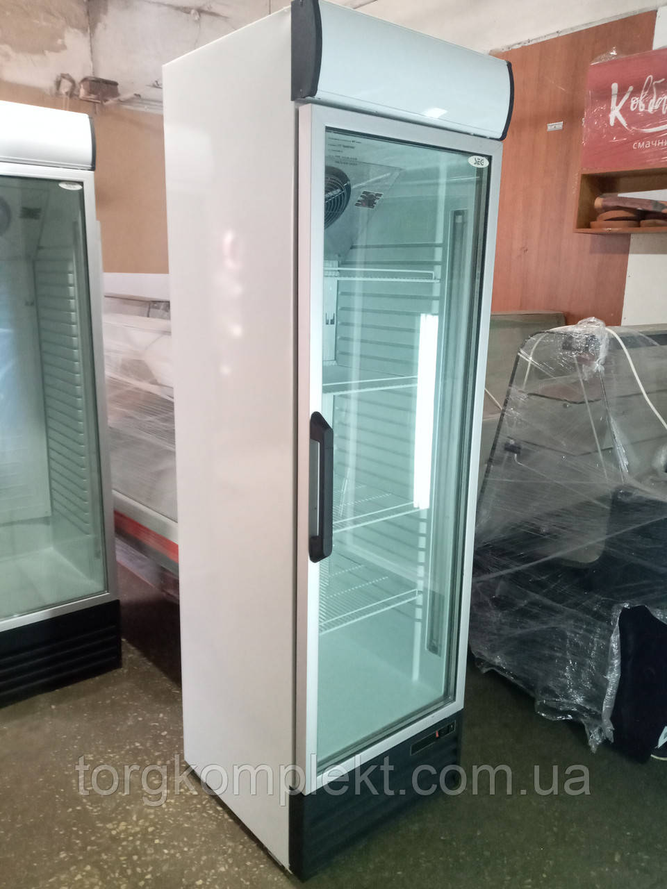 Холодильный шкаф витрина Cold master б/у: продажа, цена в Киеве ...