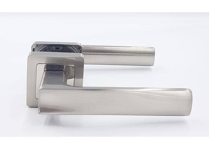 Купить Дверные ручки для межкомнатных (входных) дверей на квадратной ...