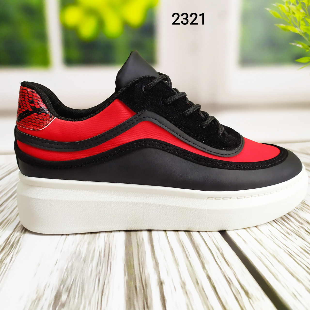 Жіночі кросівки кеди чорно-червоні Violeta 2321, фото 1