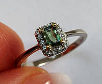Двухцветное кольцо с шри-ланкийским александритом (хризоберилл) 0.42ct, багет 4.6 х 3.2 мм Сертификат AIG
