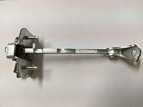 Обмежувач передніх дверей Renault Trafic, Opel Vivaro 2001-2014, Autotechteile 505 0169