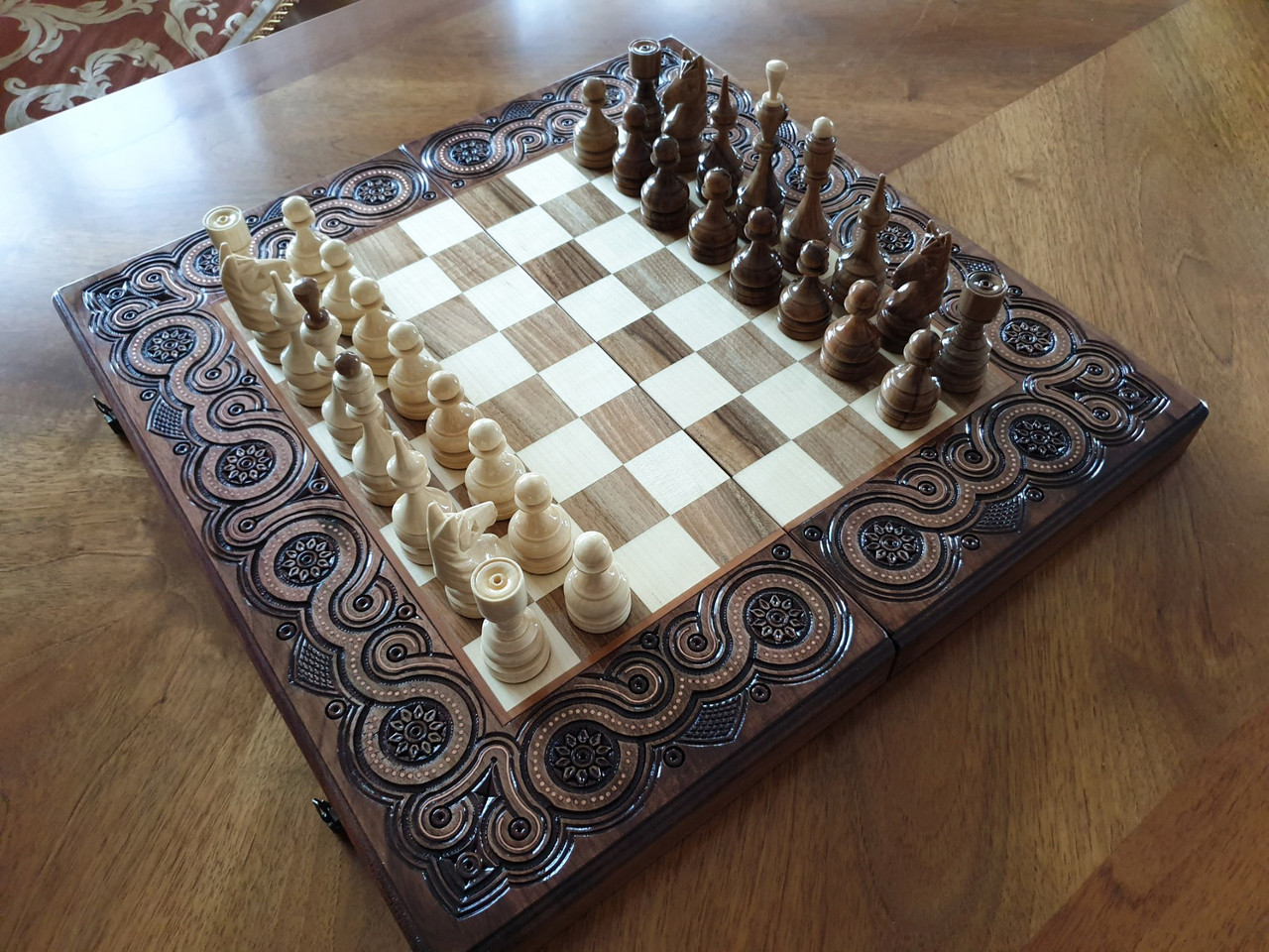 Шахи дерев'яні різьблені (набір 3 в 1 шахи, шашки, нарди).
