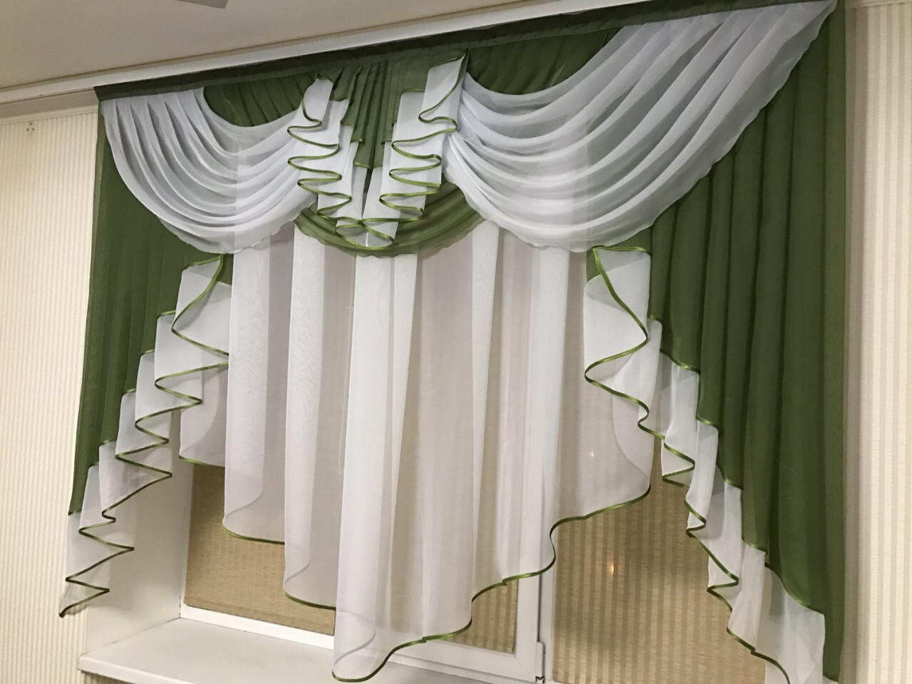 Тюль з ламбрекеном 2м Мілена зелений