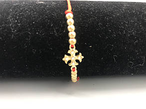 Браслет на нитці з хрестиком