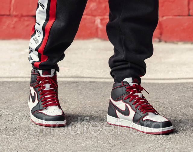 Чоловічі кросівки Air Jordan 1 Retro Bloodline | Shodfeet Air Jordan 1 Retro Bloodline фото