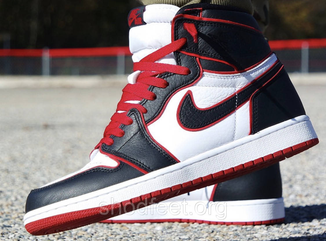 Чоловічі кросівки Air Jordan 1 Retro Bloodline, фото 1