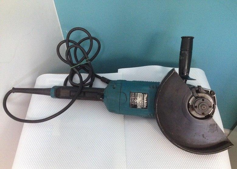 БО болгарка (Кутова шліфмашинка) Makita GA9020 УШМ