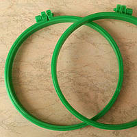 Пяльця пластик с закруткой 20 см зелені