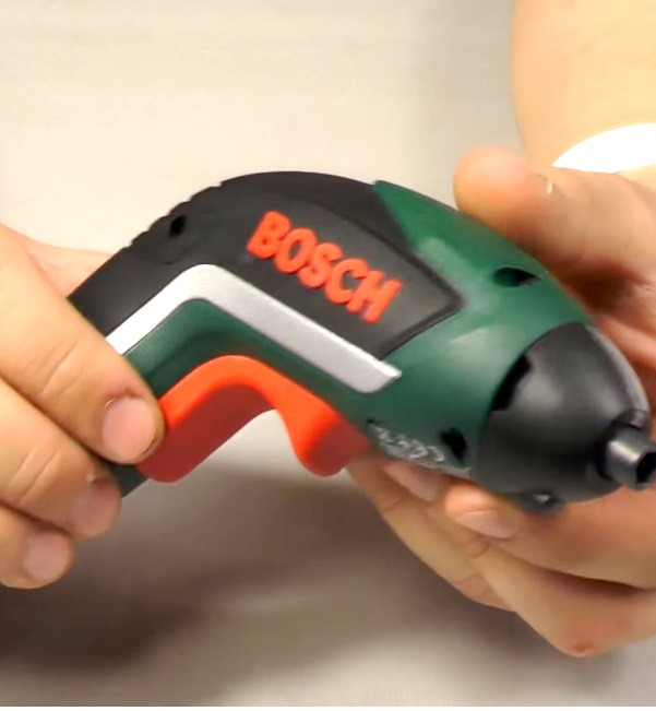 Акумуляторний шуруповерт Bosch IXO V basic