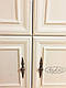 Маленька розпашна дводверна біла шафа 2Д для одягу 100 см прованс у вітальню, зал Іріс Мебель Сервіс, фото 8