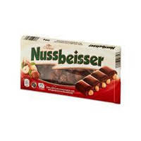 Шоколад Chateau "Nussbeisser" молочный с цельным орехом, 100 г