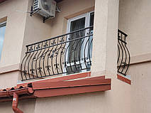 Кованые перила на балкон  1