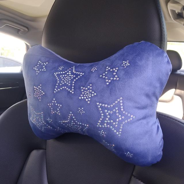 Декоративная подушка под голову