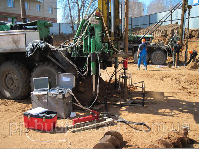 Фундамент на ділянці Геологічні вишукування