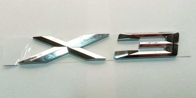 Шильдик напис X3 на кришку багажника, фото 1