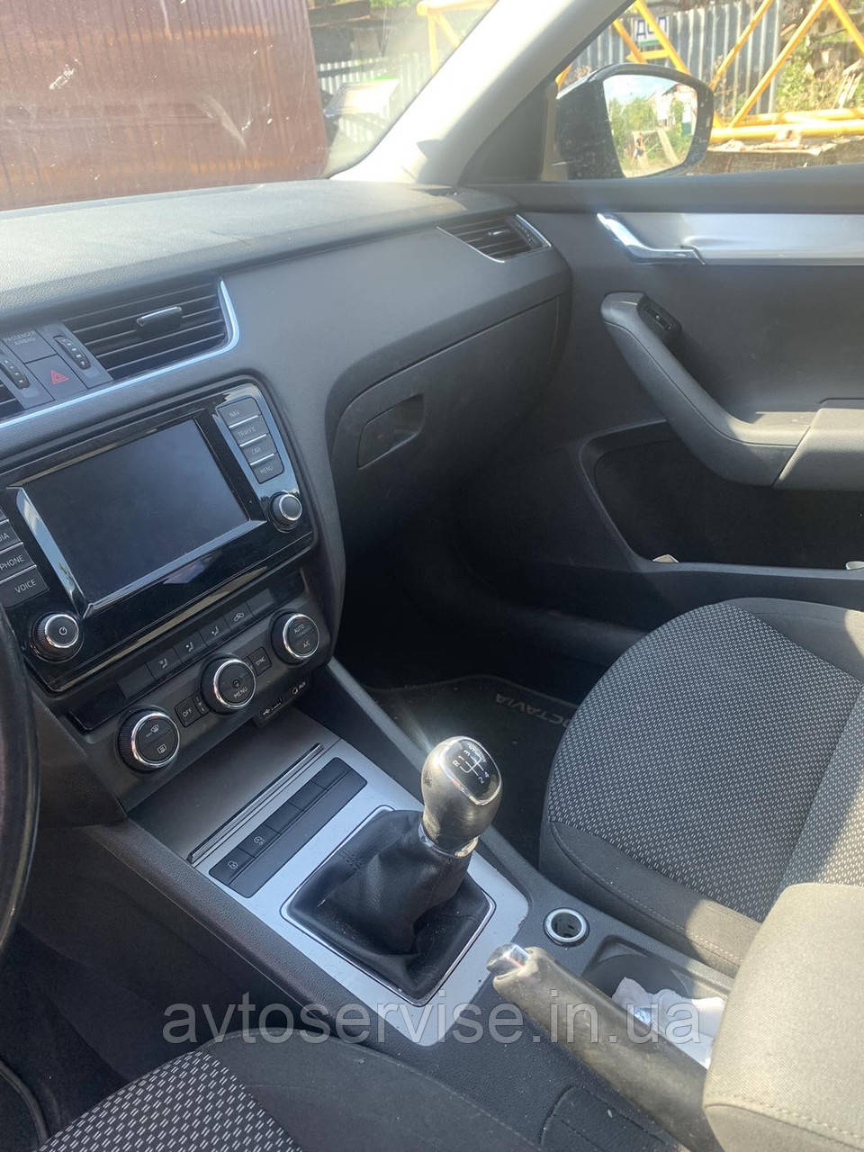 Запчастин на Skoda Octavia A7 2015 р. Чорний, універсал, 1.6 турбодизель, 5-ст. механіка.