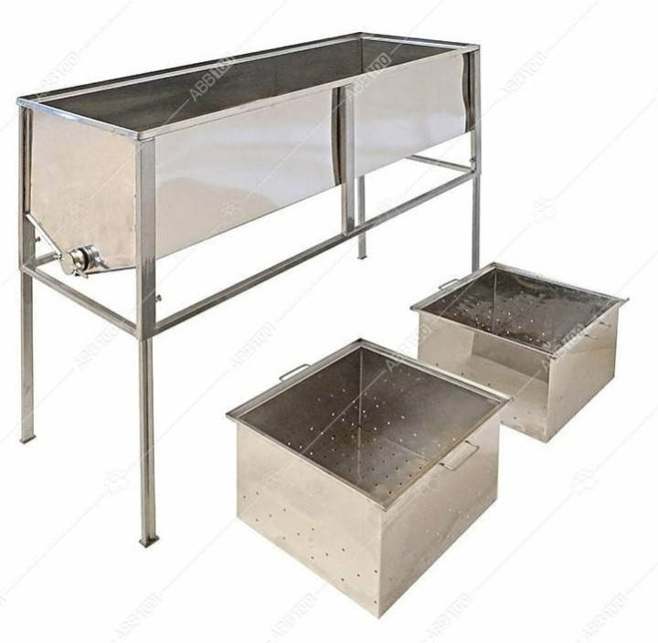 Стіл для розпечатування стільників з Двома кошиками 1,5 м товщина 0,5 мм кран пластик, фото 1