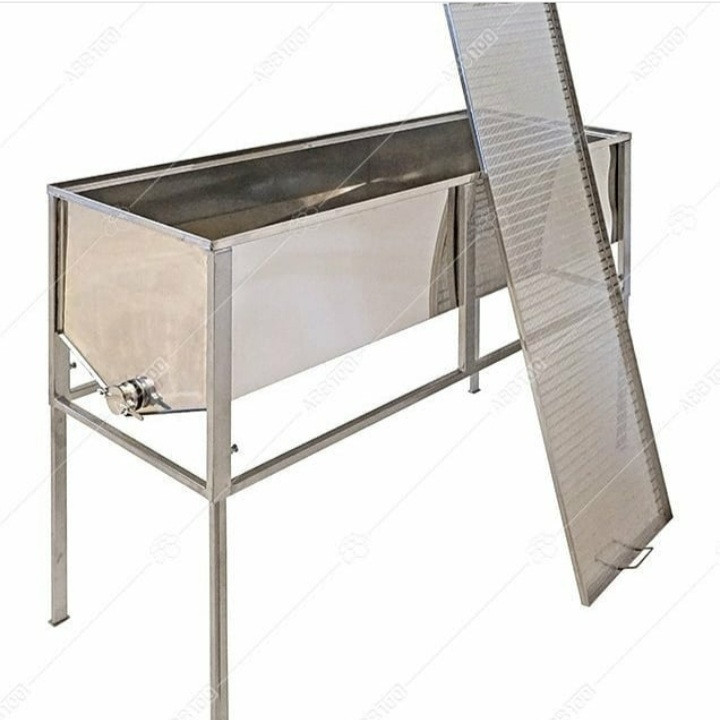 Стіл для роздрукуючи стіл 1,5 м із плоским кошиком (Лист 0,5 AISI 304 неіржавкий) Кран н/ж, фото 1